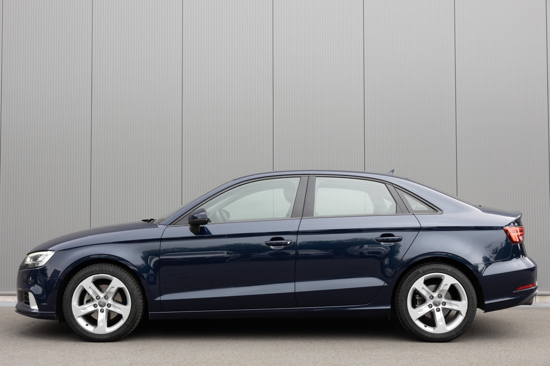 Audi A3 Limousine 1.5 TFSI CoD | NL-AUTO | NAVI | CLIMATE |, Dealer onderhouden, Gebruikt, 150 pk, Blauw