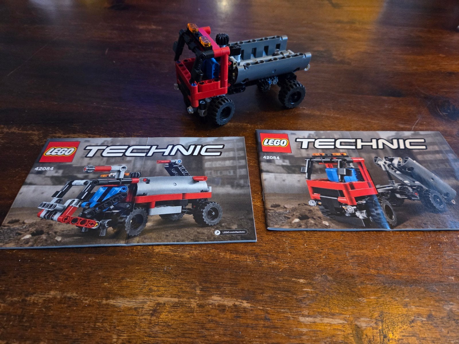 LEGO Technic 42084 Haakarmvoertuig / bosbouwtractor 2 in 1, Ophalen of Verzenden, Gebruikt