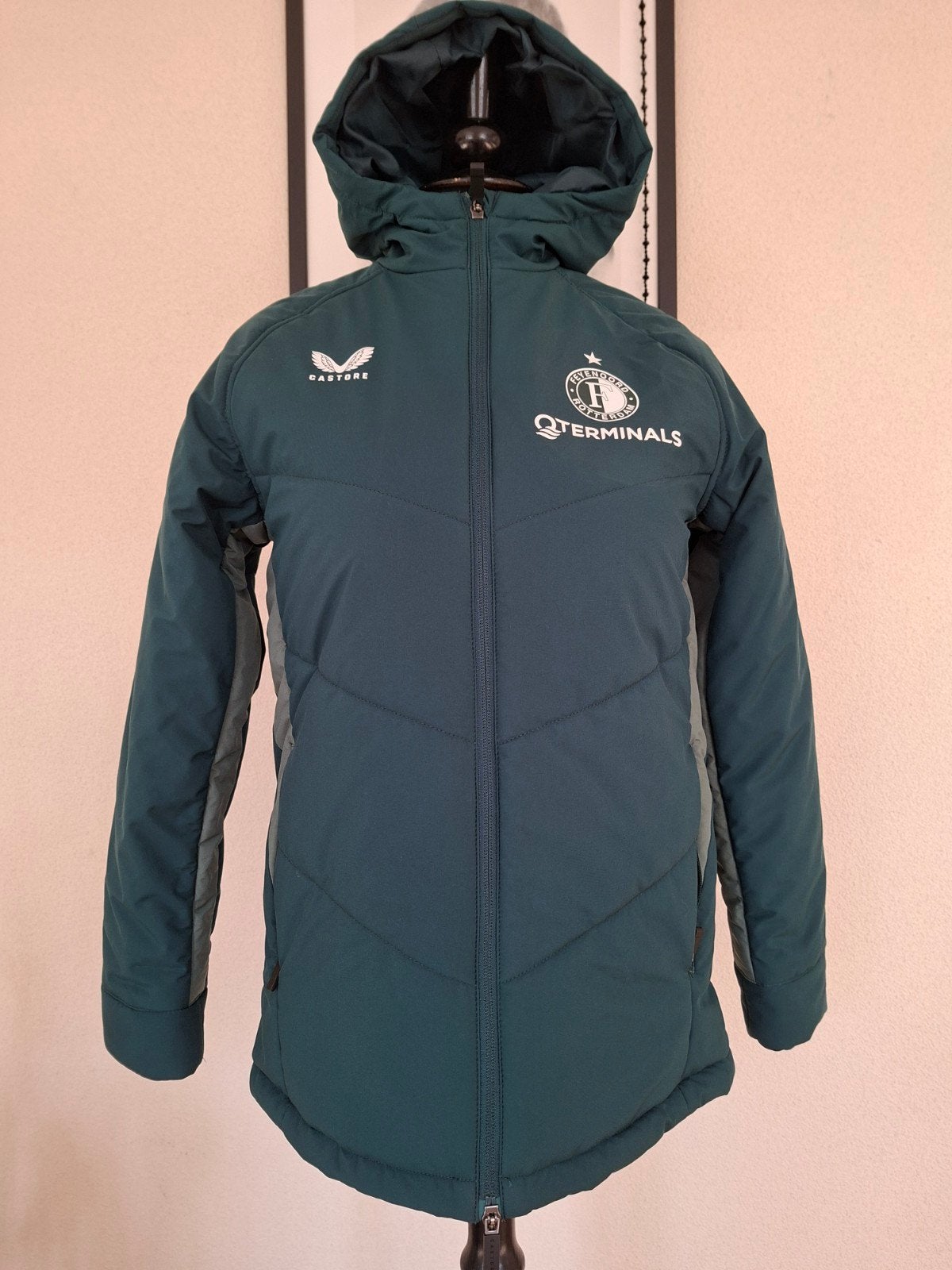 Castore Feyenoord Winterjas - Maat YL (158cm), Castore, Overige maten, Ophalen of Verzenden, Zo goed als nieuw