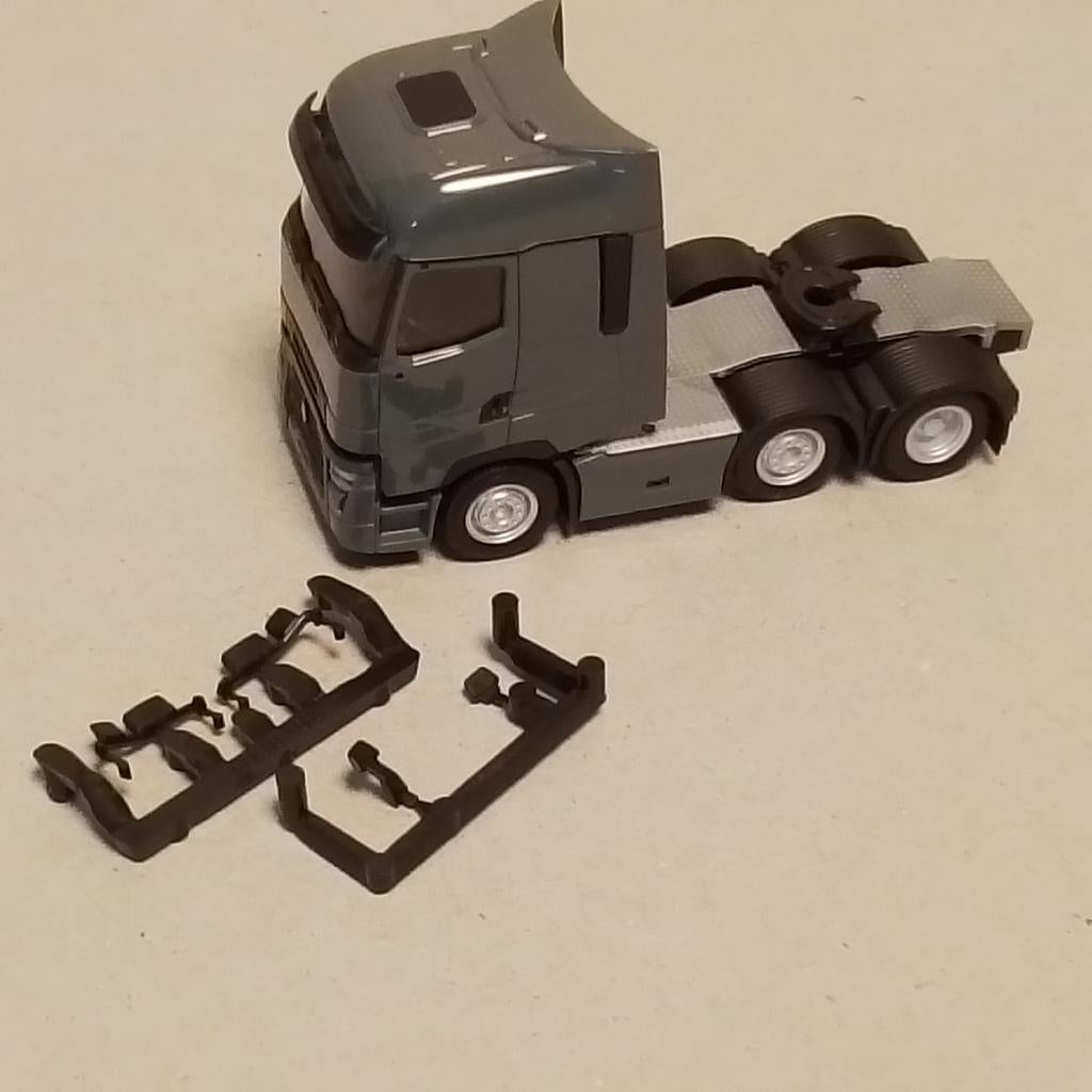 Aangeboden Herpa Renault T truck 6x2 nieuw in doos, Hobby en Vrije tijd, Modelauto's | 1:87, Ophalen of Verzenden, Nieuw, Bus of Vrachtwagen