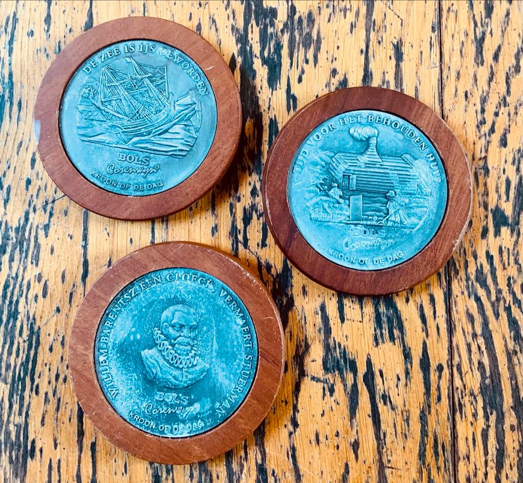 Vintage BOLS onderzetters Willem Barentsz Nova Zembla, Antiek en Kunst, Antiek | Tin, Ophalen of Verzenden