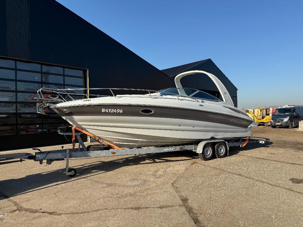 Crownline 286 Cuddy – 2017 – Slechts 225 uur, Watersport en Boten, Ophalen, Binnenboordmotor, Zo goed als nieuw, 200 pk of meer