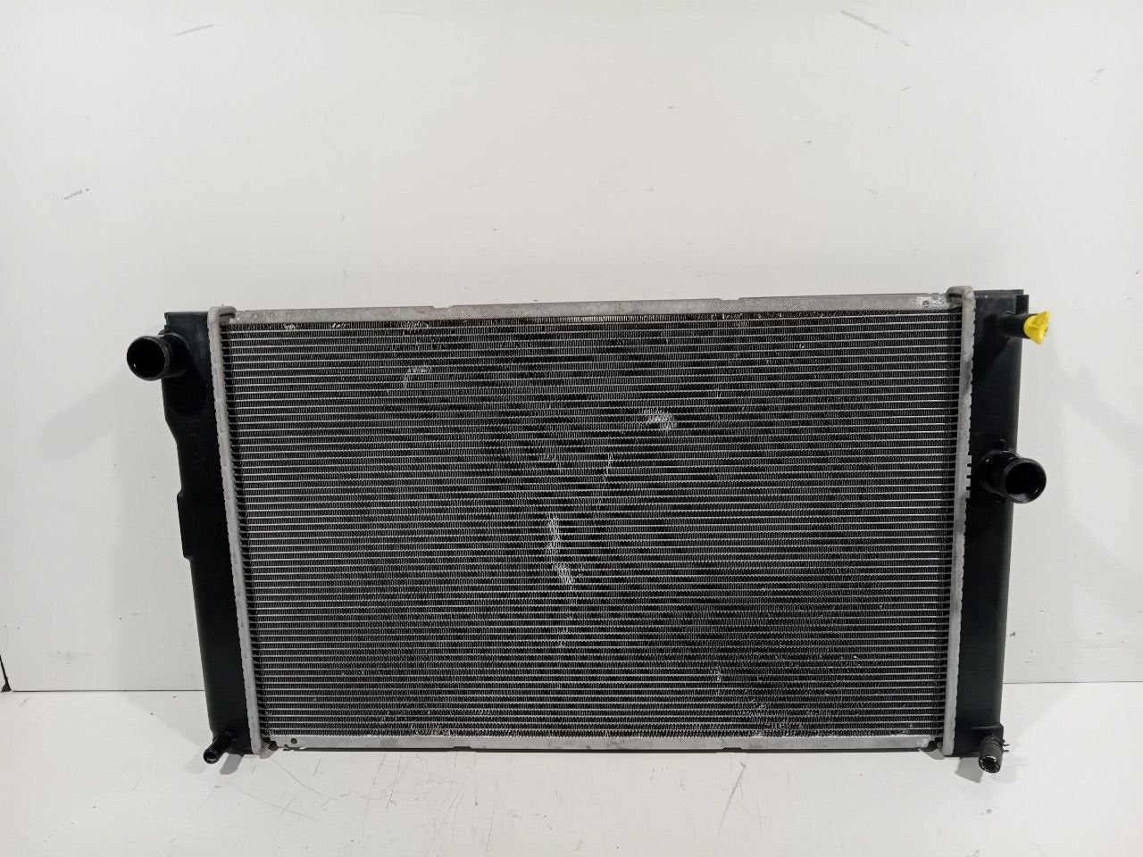 Radiateur Toyota Auris, Onderdelen@venauto.nl, Van der Ven Autorecycling B.V., Gebruikt, Ettenseweg 76, 4706 PB Roosendaal, The Netherlands