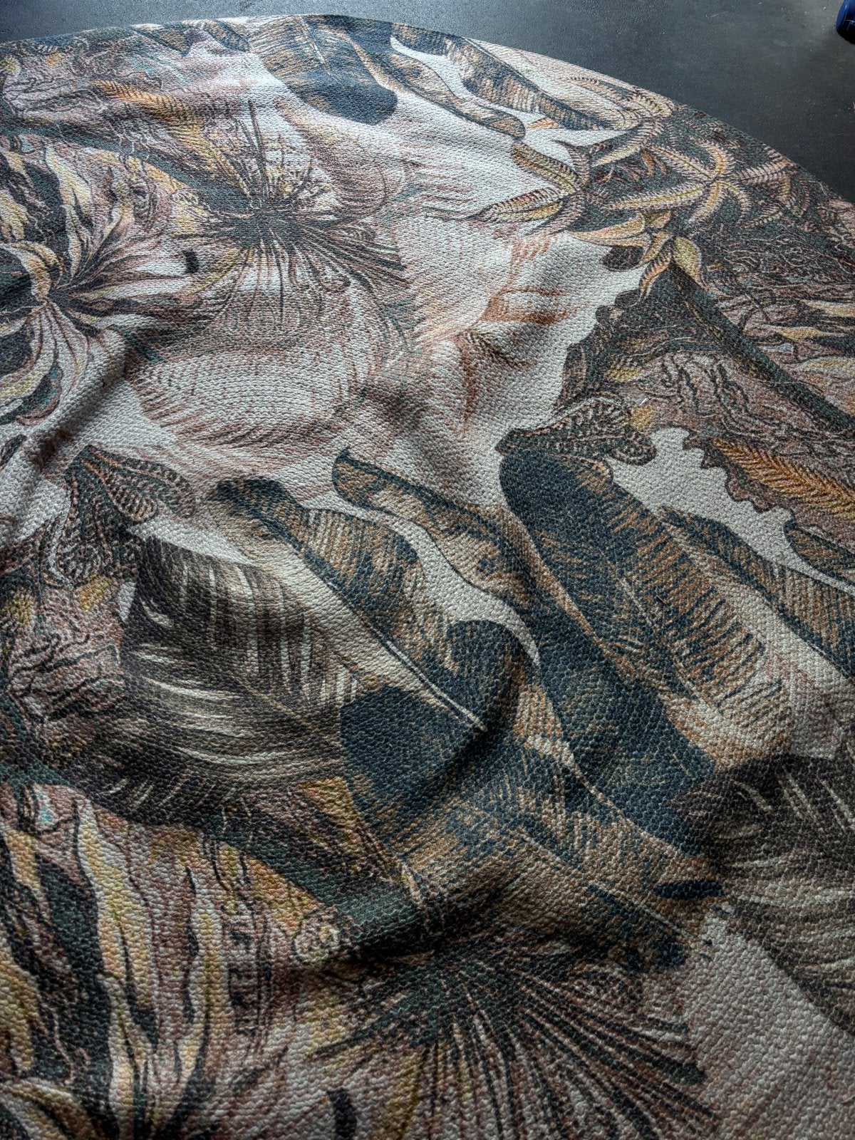Rond vloerkleed met tropische print - Titree, Huis en Inrichting, Stoffering | Tapijten en Kleden, Ophalen, Gebruikt, Bruin, 150 tot 200 cm
