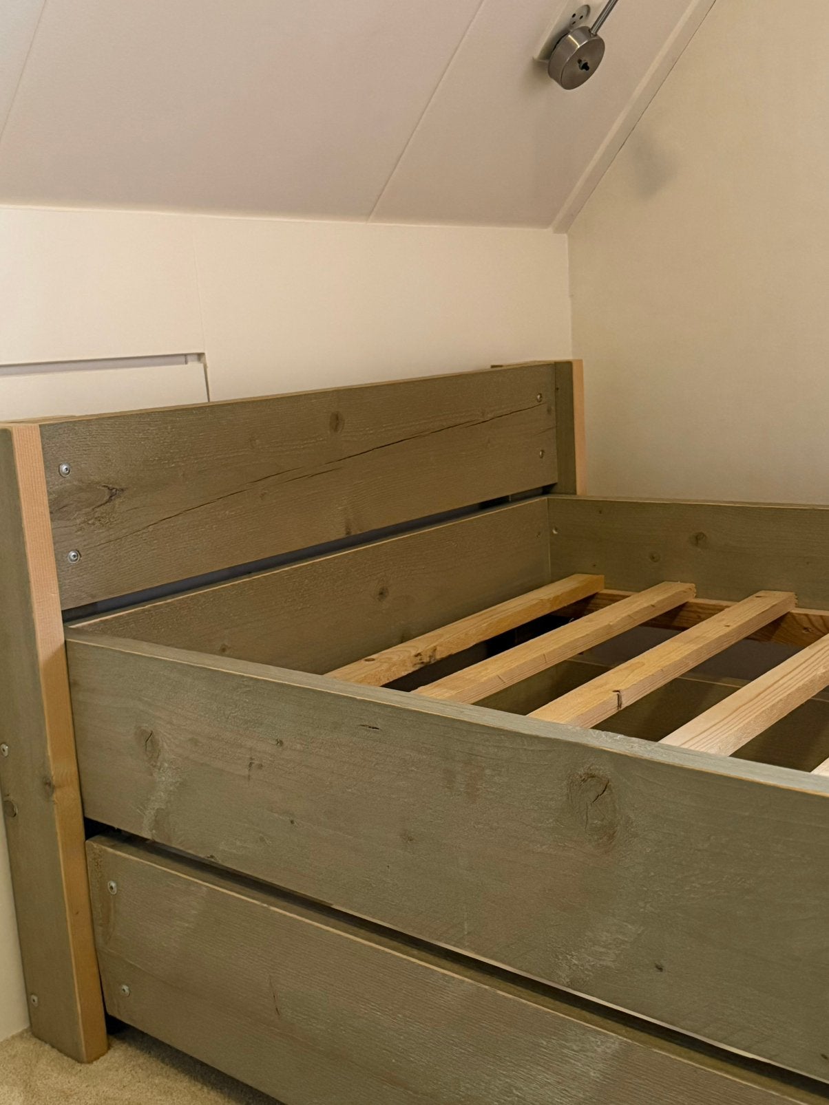 Stijgerhouten bed 1 persoons ( met 2 opberglades), Huis en Inrichting, Ophalen, 90 cm, Eenpersoons, Wit