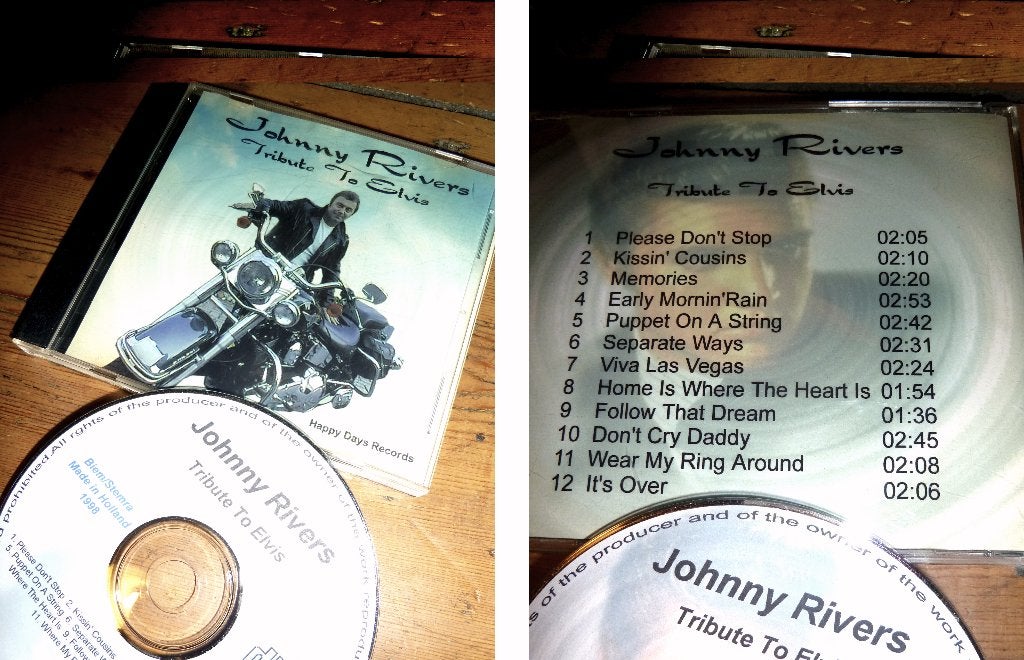 cd   CD JOHNNY RIVERS TRIBUTE ELVIS -Happy days- 1998, Ophalen of Verzenden, Zo goed als nieuw