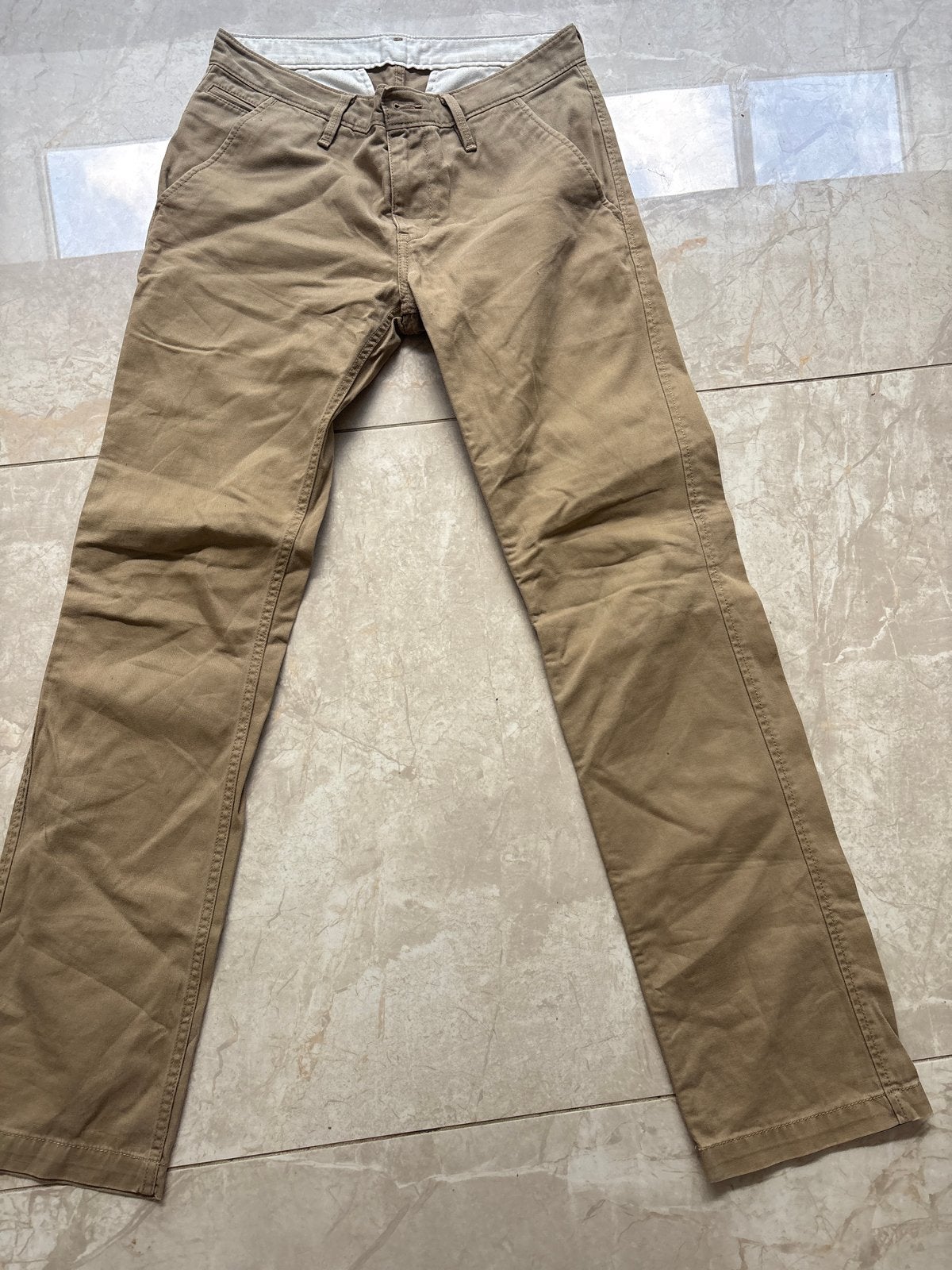 Levi's Chino Broek - Beige - Maat W31 L32, Ophalen of Verzenden, Zo goed als nieuw, Maat 48/50 (M), Beige