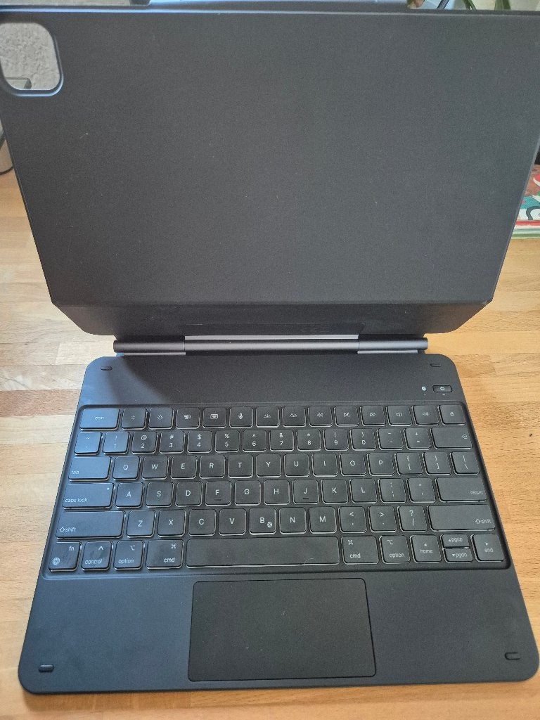 Foto 2 van BlueBuilt Apple iPad Pro (2025/2024) 13 inch Toetsenbord