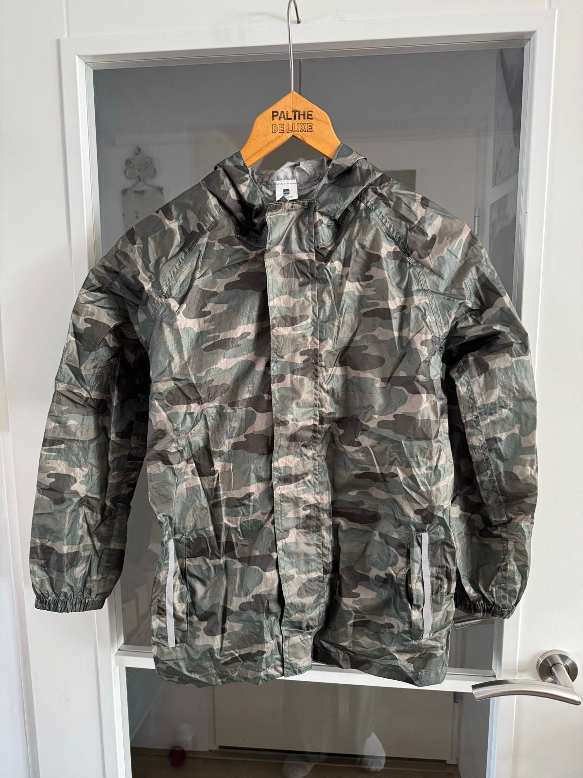 Hema camouflage regenjas maat 146/152, Kinderen en Baby's, Ophalen of Verzenden, Zo goed als nieuw, Jongen of Meisje, Jas