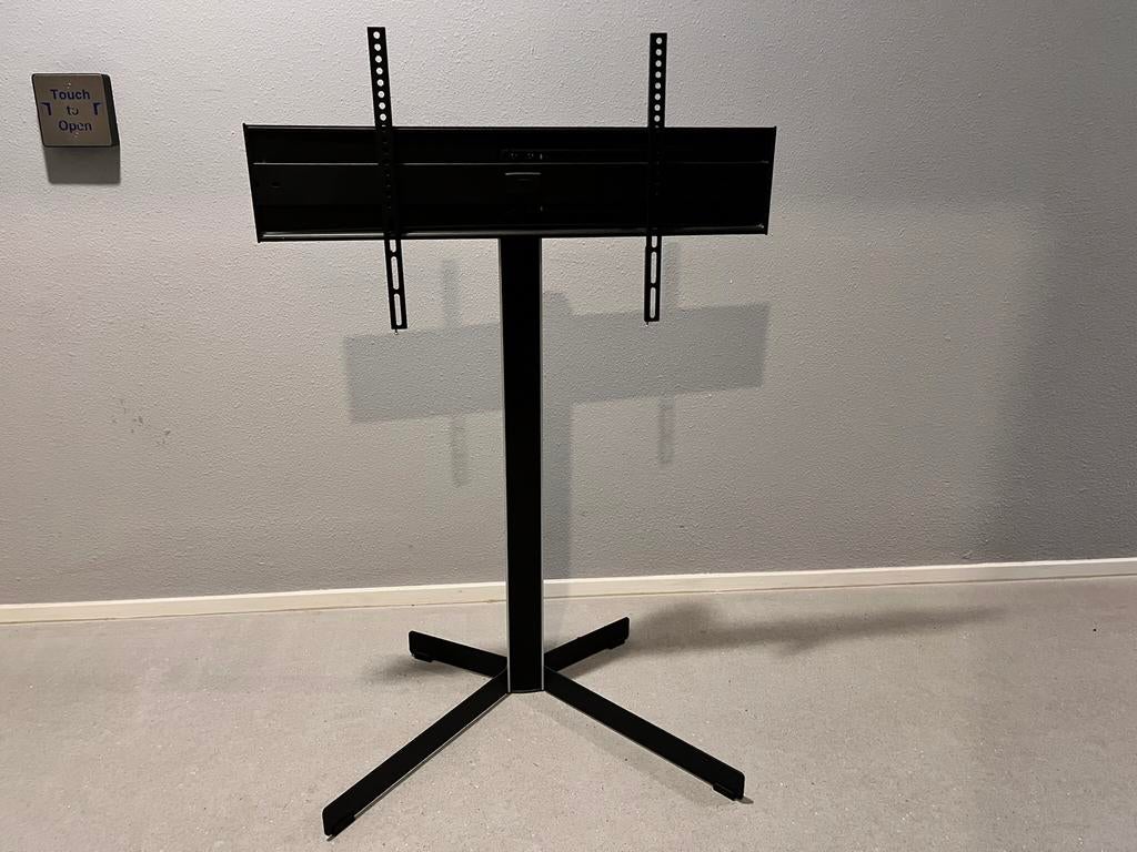 Vogels draaibare TV vloerstandaard draaibaar tot 70 inch, Audio, Tv en Foto, Televisiebeugels, Ophalen of Verzenden, Gebruikt
