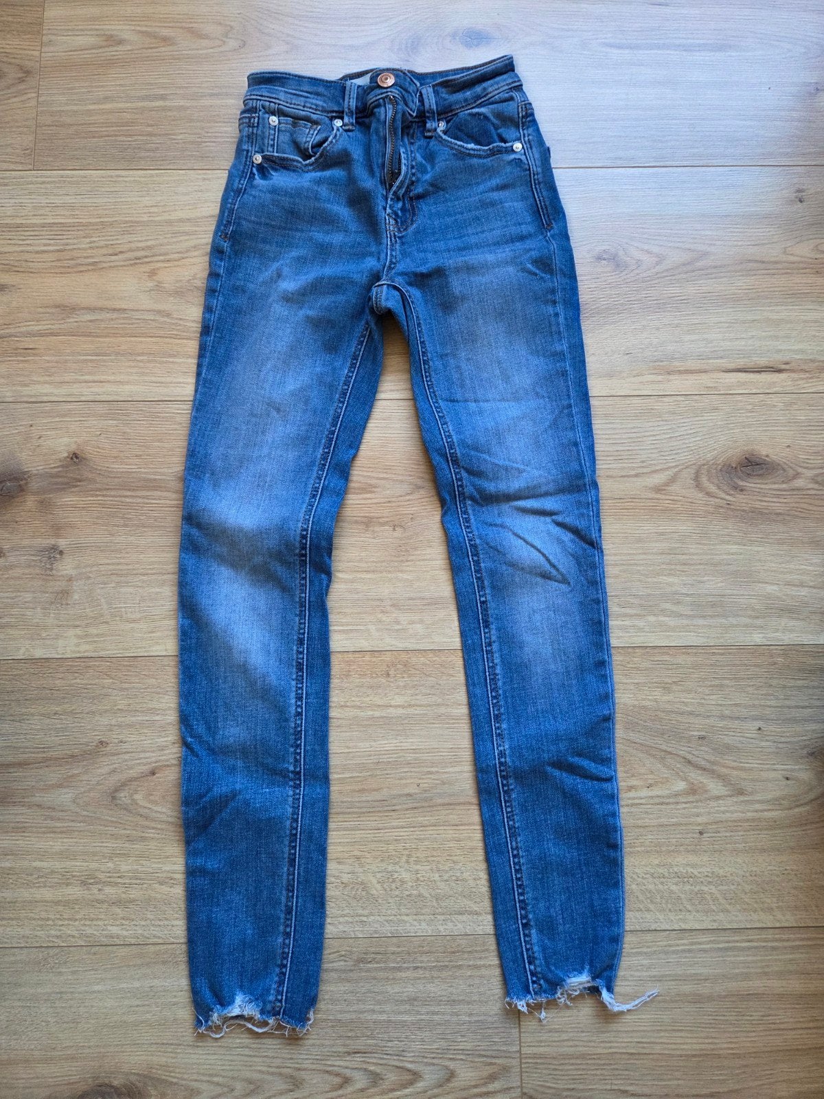 Spijkerbroek Stradivarius, maat 32, Blauw, Ophalen of Verzenden, Zo goed als nieuw, W27 (confectie 34) of kleiner
