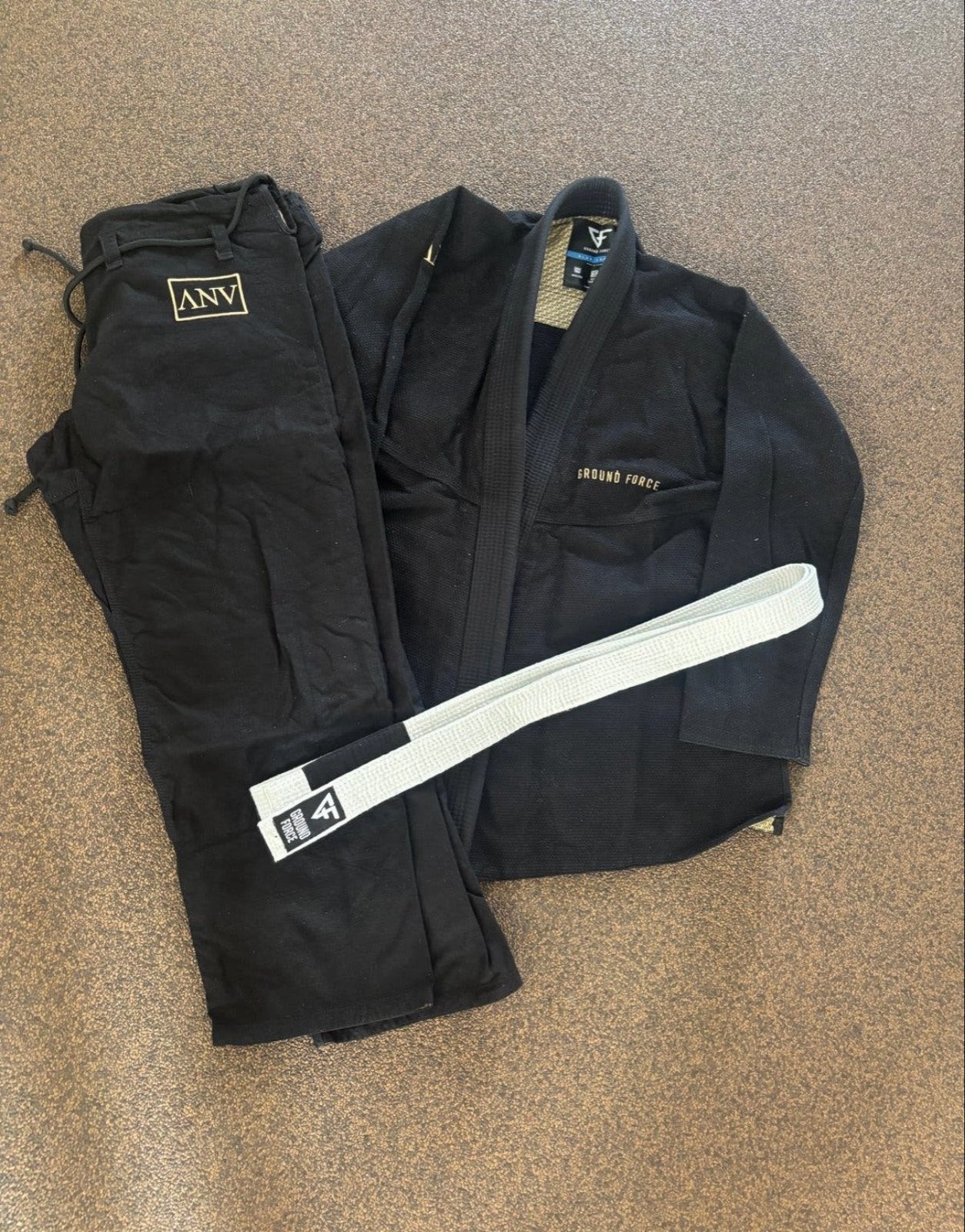 Ground Force BJJ Gi (pak) met witte band - Maat A2, Sport en Fitness, Ophalen of Verzenden, Zo goed als nieuw, Jiu-Jitsu, Vechtsportpak