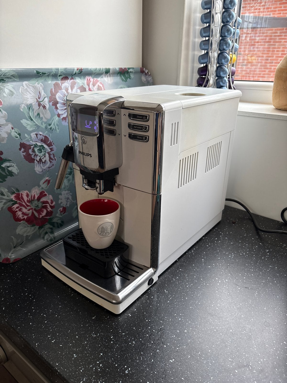 Philips EP5311/10 Witte Volautomatische Espressomachine, Witgoed en Apparatuur, Afneembaar waterreservoir, Gebruikt, Espresso apparaat