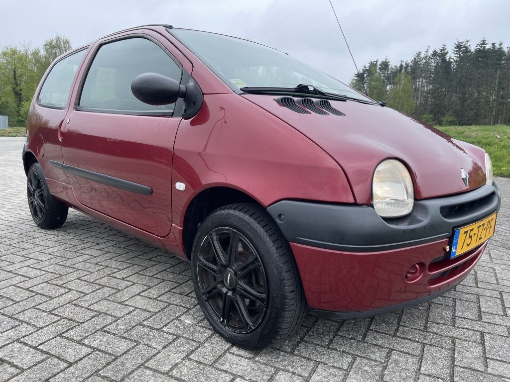 Renault Twingo 1.2 AIRCO APK: Nieuw bij aflevering, Voorwielaandrijving, Twingo, 4 stoelen, Origineel Nederlands