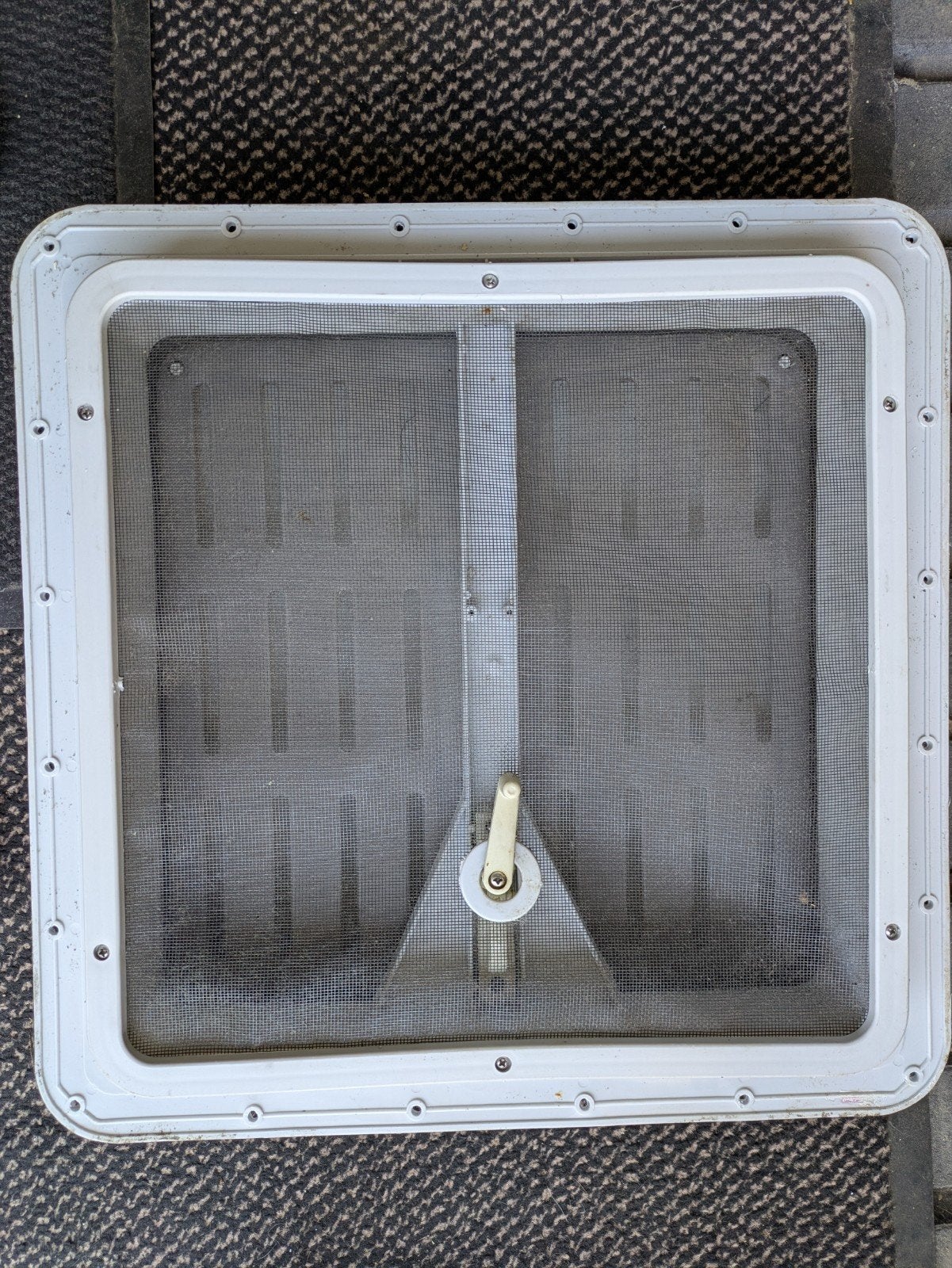 Dakluik 40 cm voor camper/caravan met insectenhor, Ophalen, Gebruikt