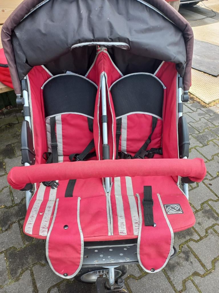 Duowagen met babynestje en voetenzak, Kinderen en Baby's, Tweelingen en Meerlingen, Gebruikt, Kinderwagen of Buggy, Ophalen of Verzenden