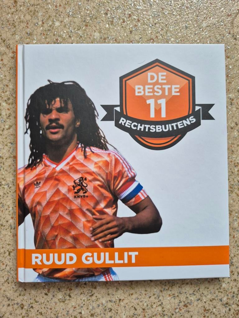 De Beste 11 Rechtsbuitens - Ruud Gullit Boek, Ophalen of Verzenden, Zo goed als nieuw, Onbekend, Balsport