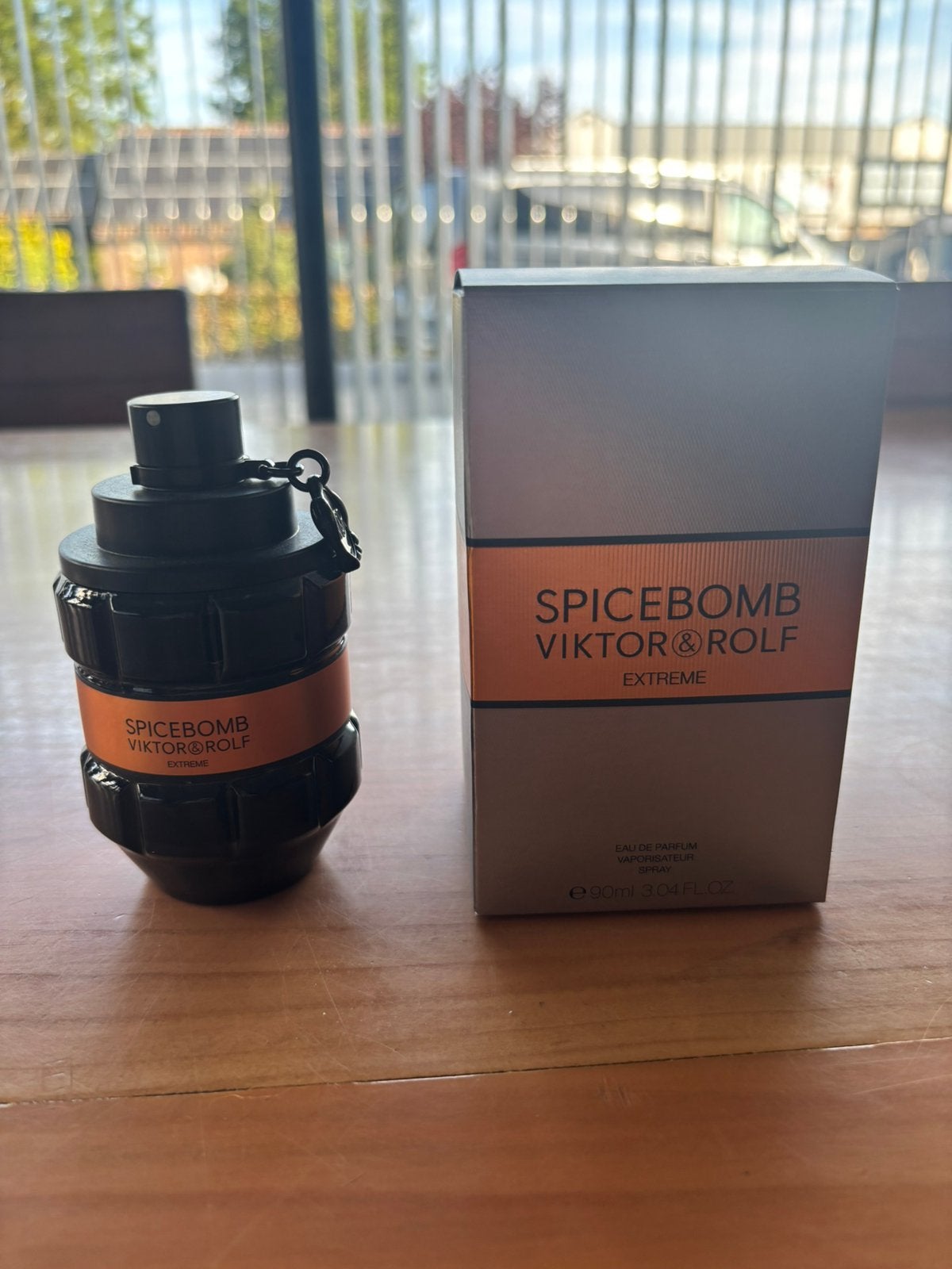 Viktor&Rolf Spicebomb extreme leeg parfumflesje, Verzenden, Gebruikt