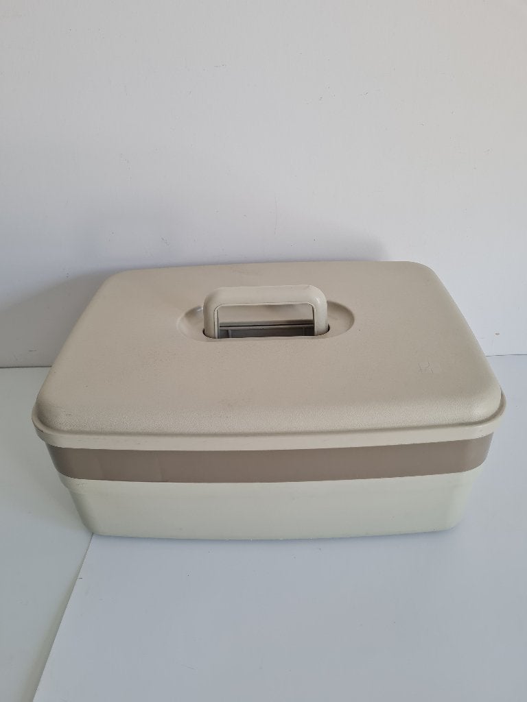 zeer mooie vintage naaidoos - naaibox / Curver, Ophalen of Verzenden, Huis en Inrichting