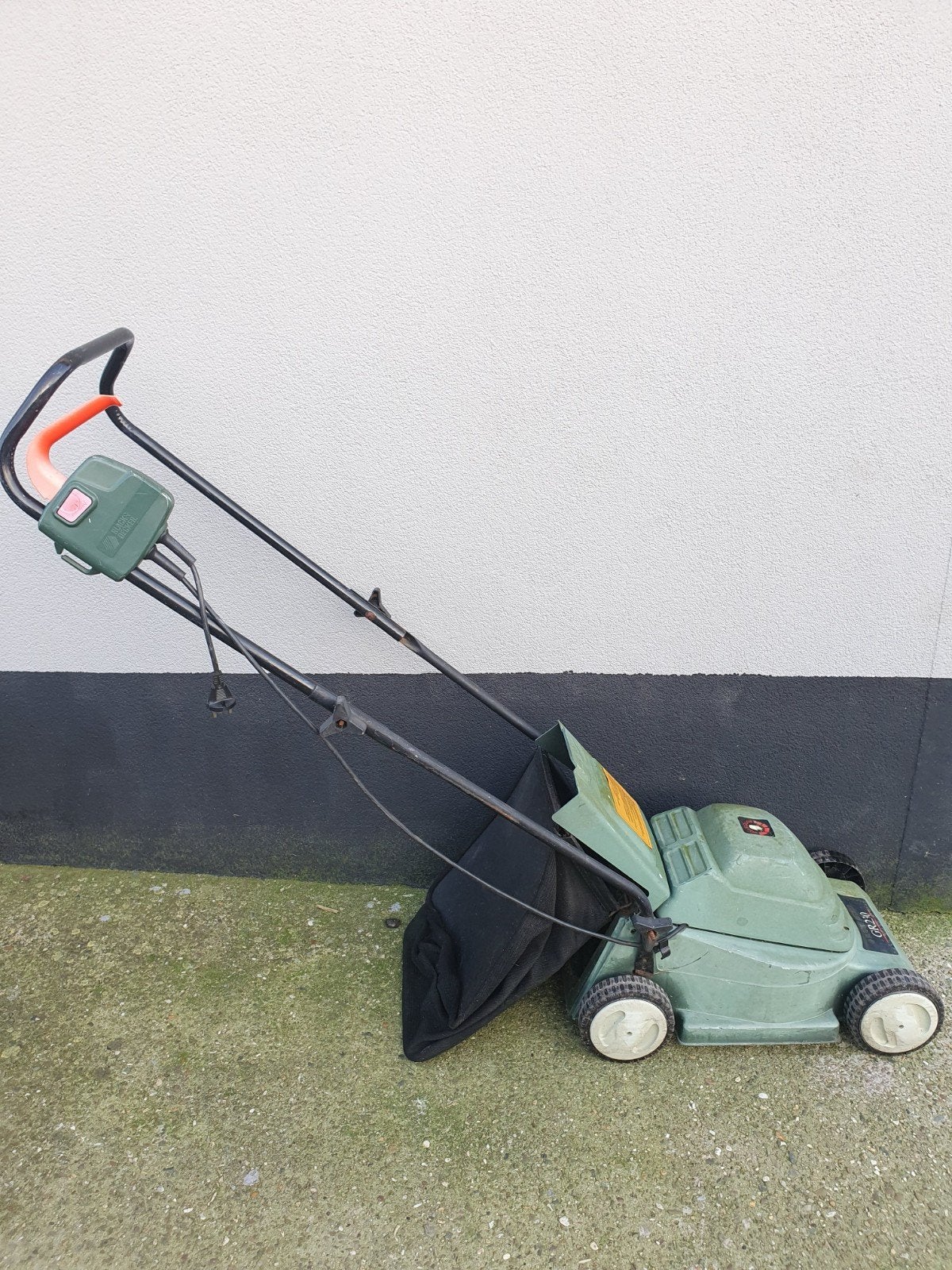 Black& Decker   elektrische grasmaaier met opvangbak  GR 230, Ophalen of Verzenden, Gebruikt, Elektrisch, Black and Decker