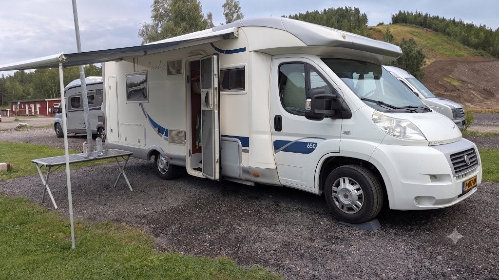 Ruime en comfortabele Half-integraal Camper, Standaard zit, Ringverwarming, Fiat, Airbags