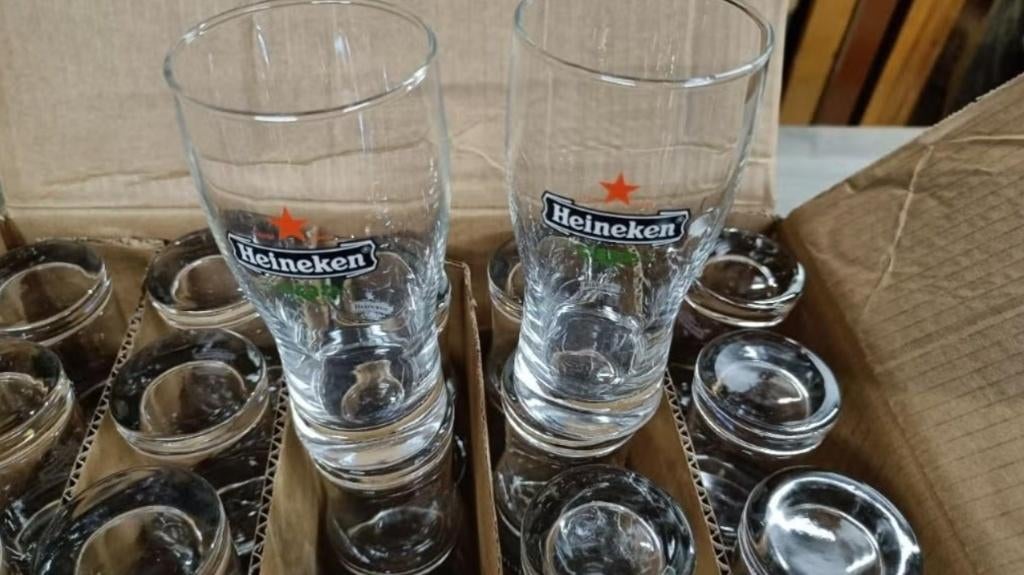 Bierglas Heineken 40 stuks nieuw, Verzamelen, Glas en Borrelglaasjes, Ophalen, Nieuw, Bierglas