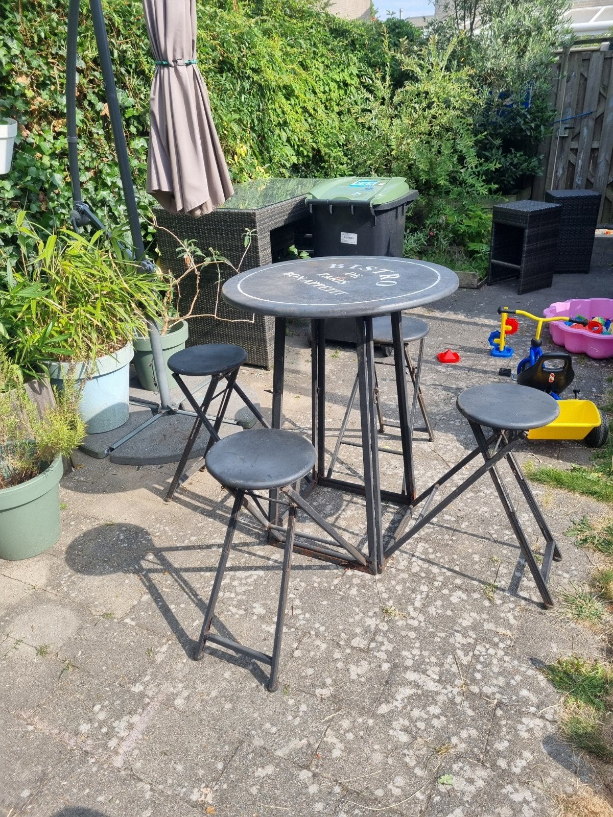 Compacte bistrotafel met 4 krukken, Ophalen, Gebruikt, Rond, Metaal