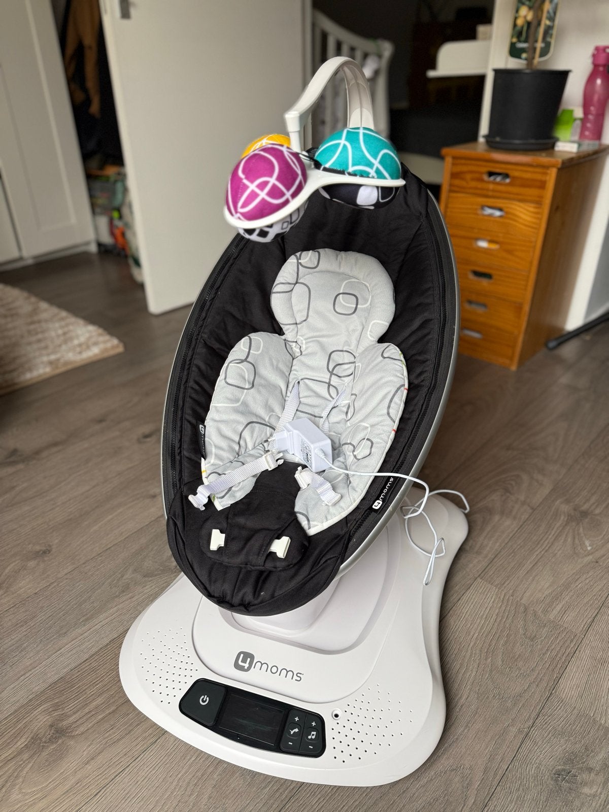 4moms mamaRoo 4.0 Babywieg/Schommelstoel, Ophalen of Verzenden, Zo goed als nieuw