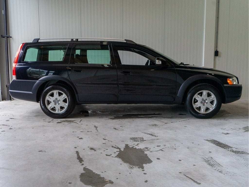 Volvo XC70 2.5 T Summum Youngtimer NL-AUTO I NAP I Leer I Tr, Auto's, Volvo, Automaat, Zwart, XC70, Vierwielaandrijving