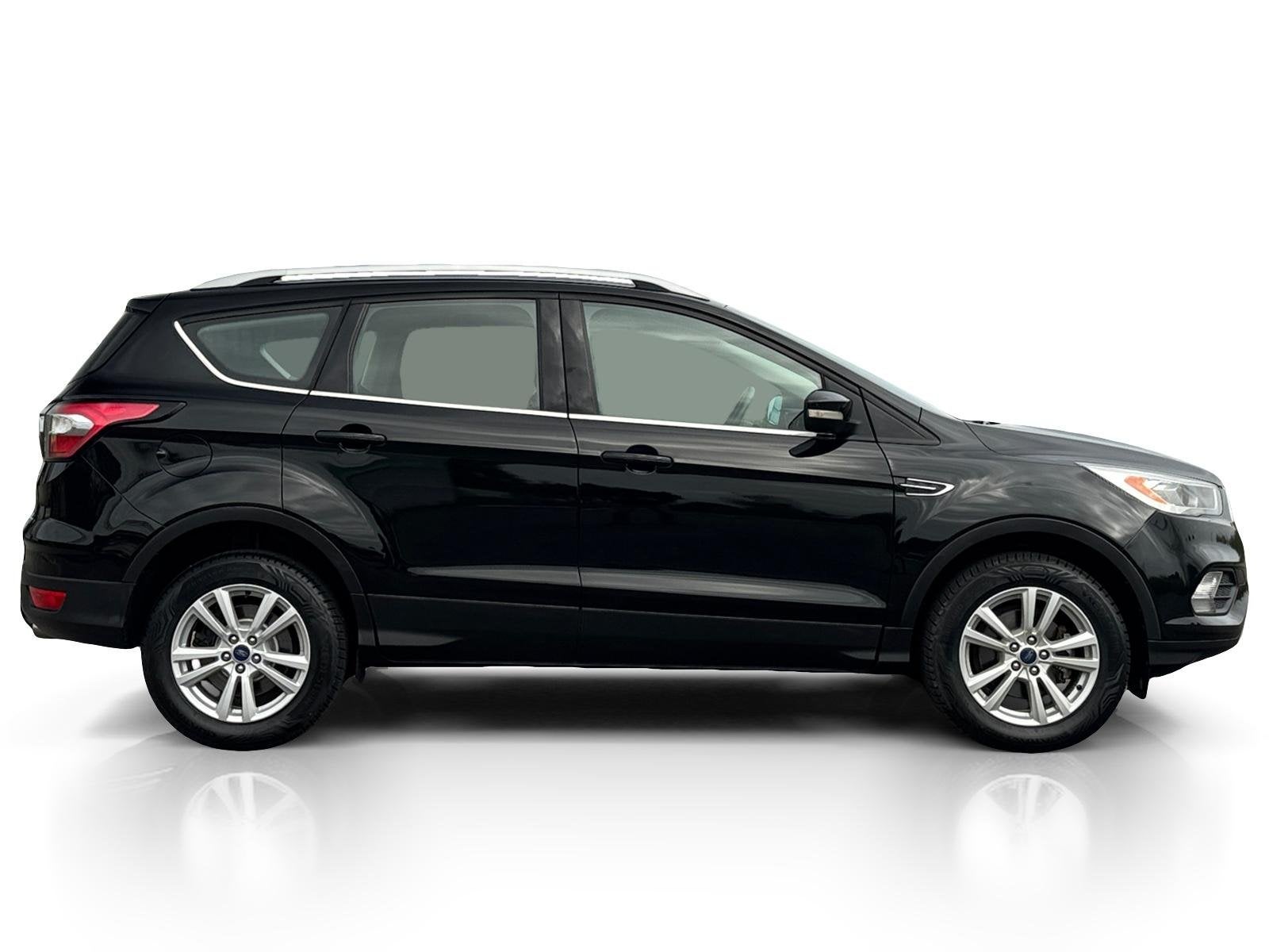 Ford Kuga 1.5 Ultimate ✅ Navi ✅ CarPlay ✅ Trekhaak, Stof, Euro 6, 4 cilinders, Zwart