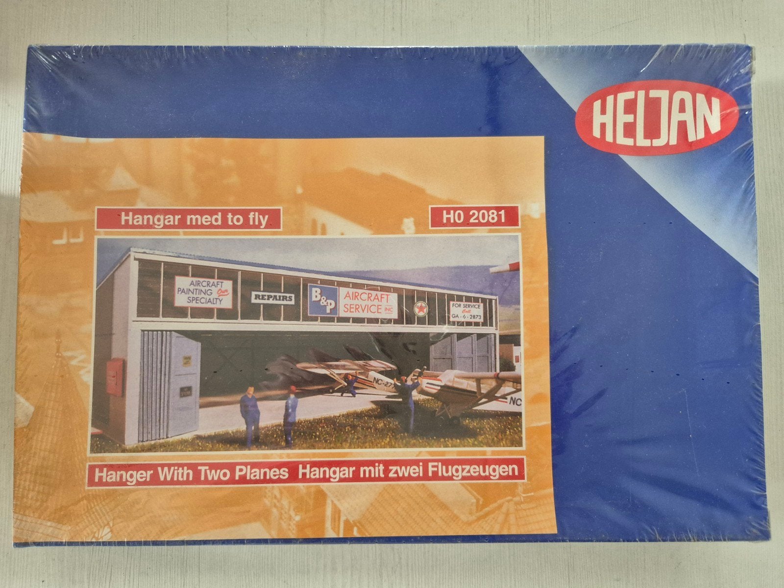 Heljan H0 hangar met 2 vliegtuigen 2081 (nieuw)