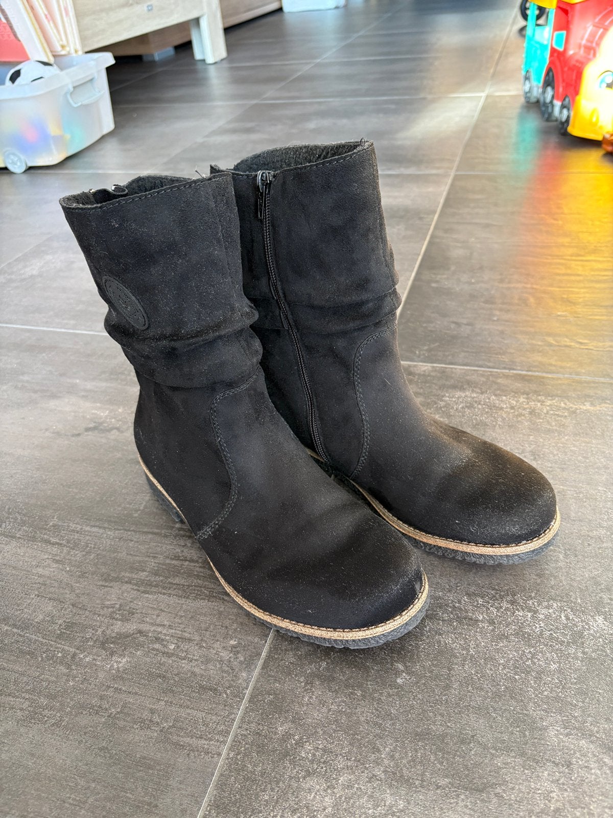 Winterlaarsjes Rieker dames, Zwart, Lage of Enkellaarzen, Ophalen of Verzenden, Zo goed als nieuw