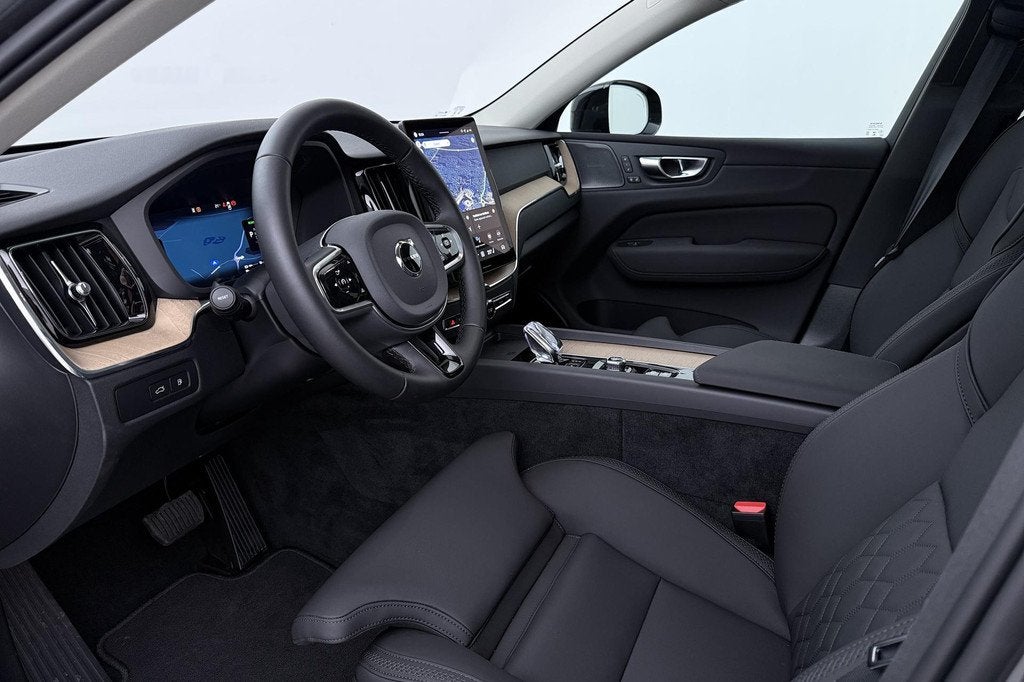 Volvo XC60 T6 Plug-in hybrid Plus Dark | HEICO Sportiv | ACC, Auto's, Volvo, Automaat, Gebruikt, Euro 6, 4 cilinders