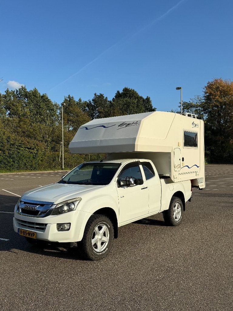 Isuzu D-Max 2.5 4x4 Extra Cab + afzetunit camperunit camper, Auto's, Stof, Zwart, 3000 kg, 2041 kg