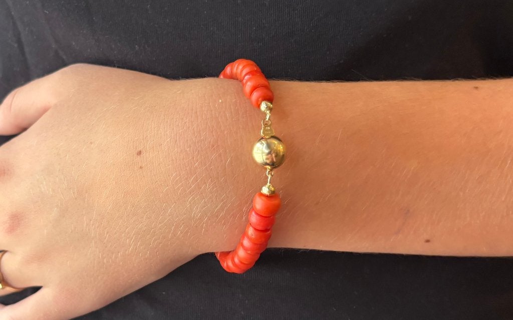 Kaasjes fraai antieke armband bloedkoraal 14k bol slot goud, Sieraden, Tassen en Uiterlijk, Ophalen of Verzenden, Goud, Armband