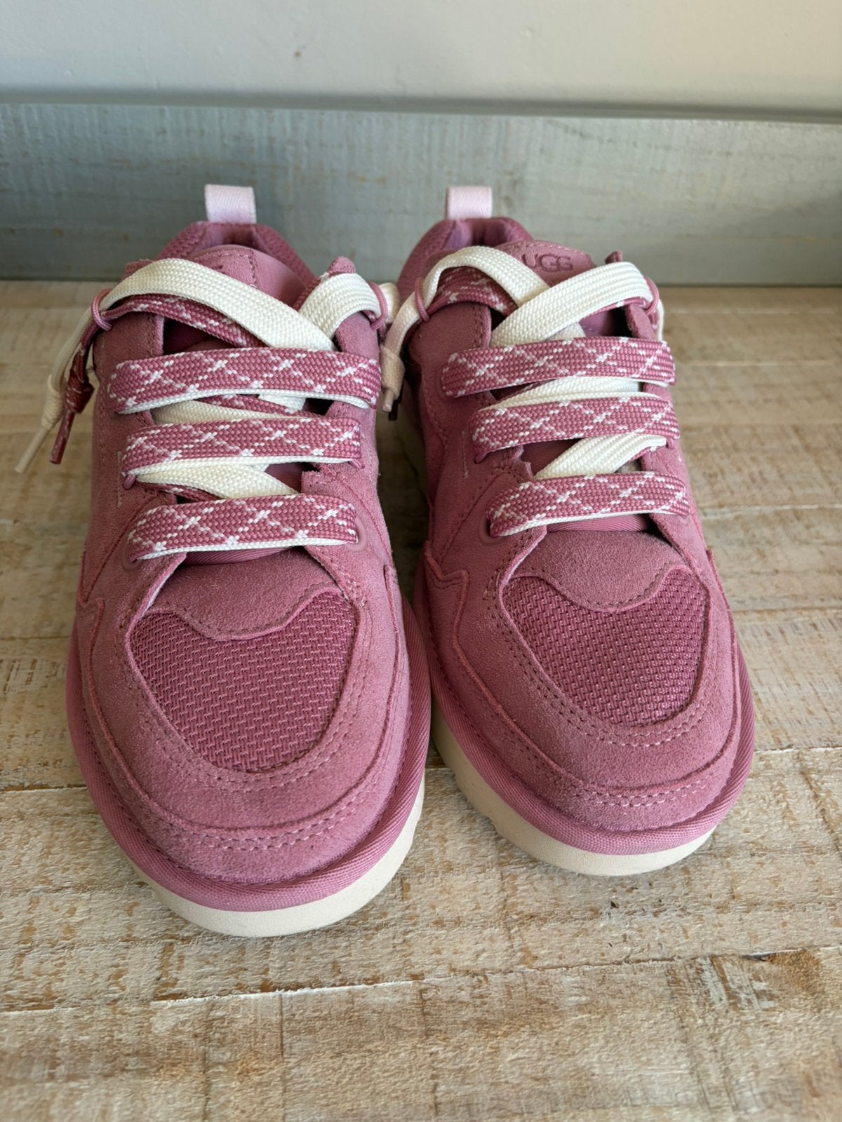 UGG lowmel pink maat 42, Kleding | Dames, Ophalen of Verzenden, Nieuw, Roze, Sneakers of Gympen