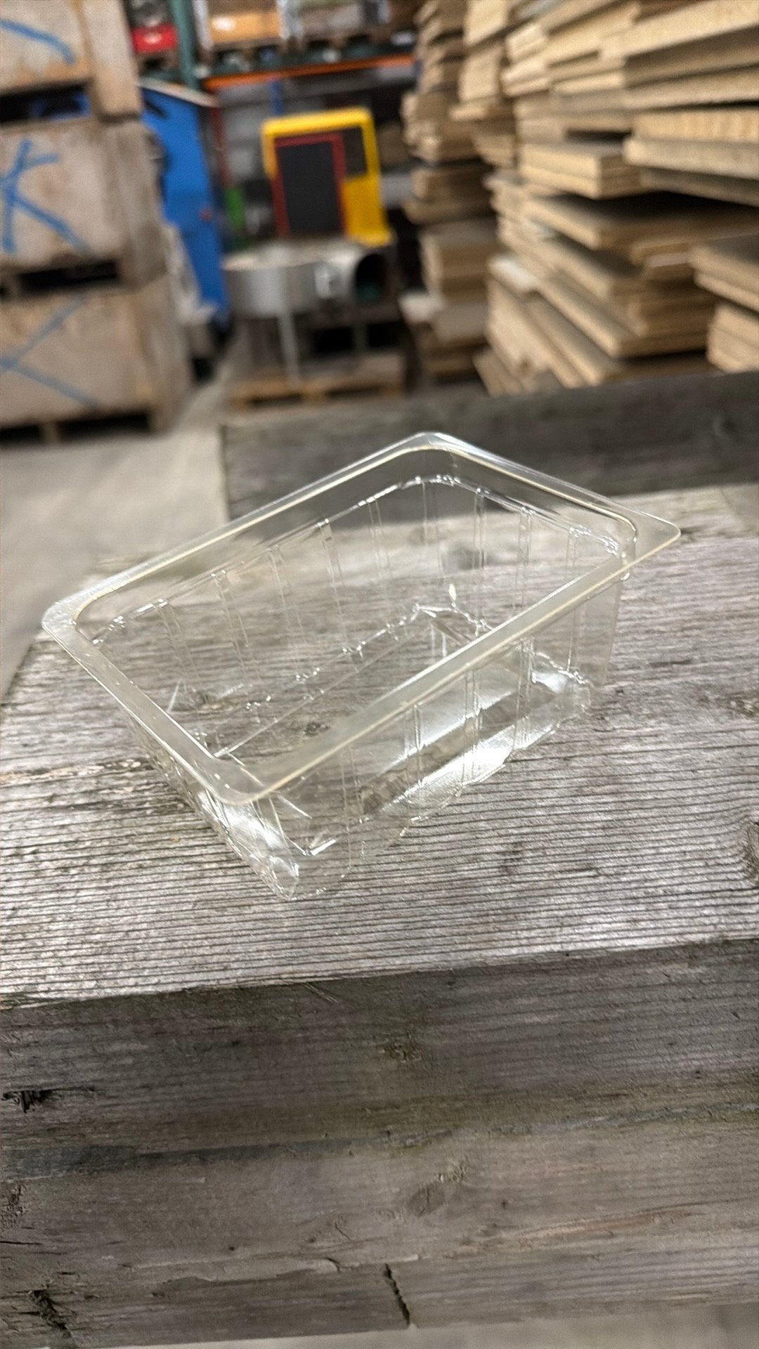 Plastic bakjes 13.5 cm bij 5,5 cm 4 cm hoog 17.000 stuks, Ophalen, Nieuw