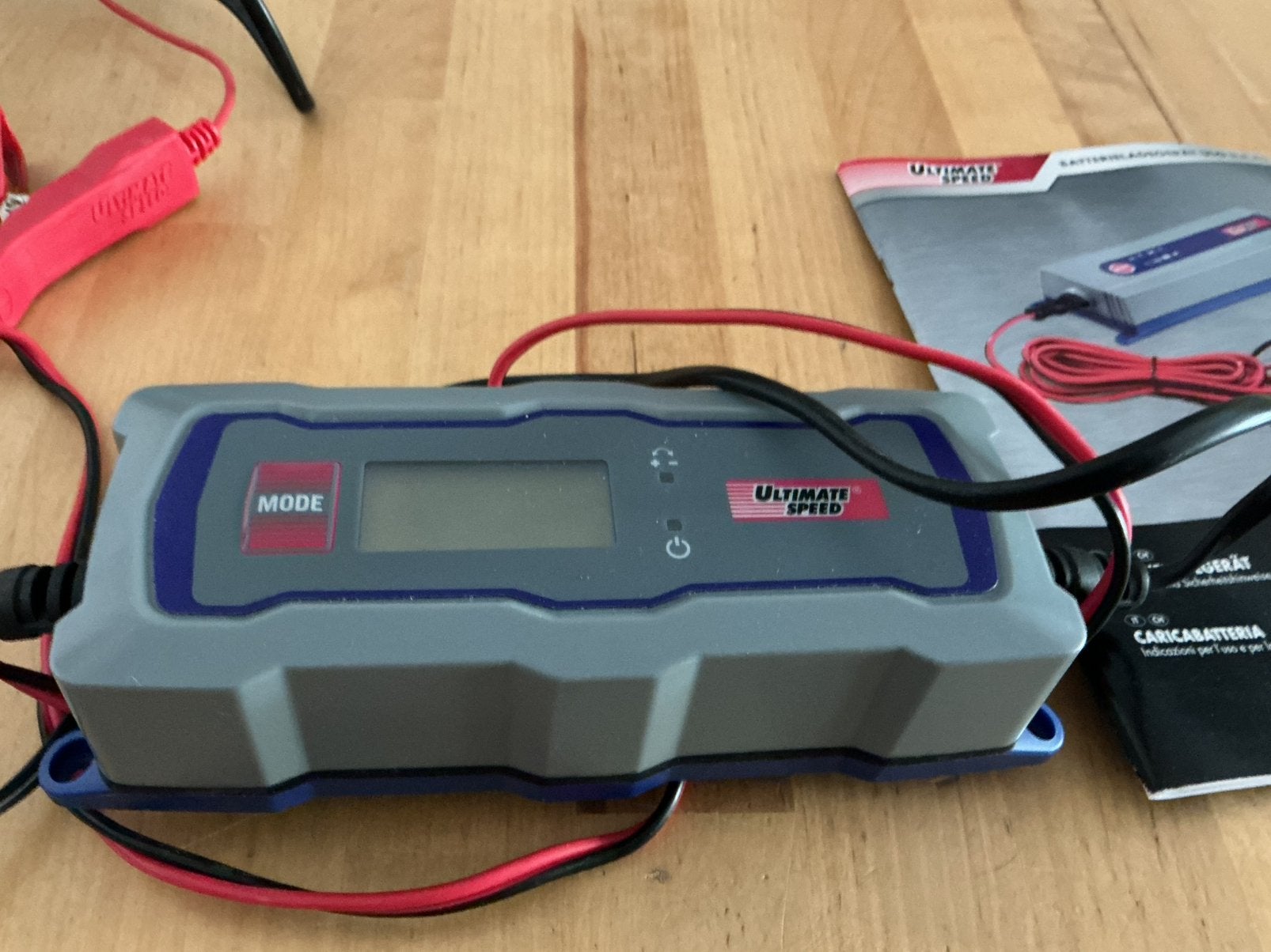ULTIMATE SPEED ACCULADER ULG 3.8 A1, Gebruikt