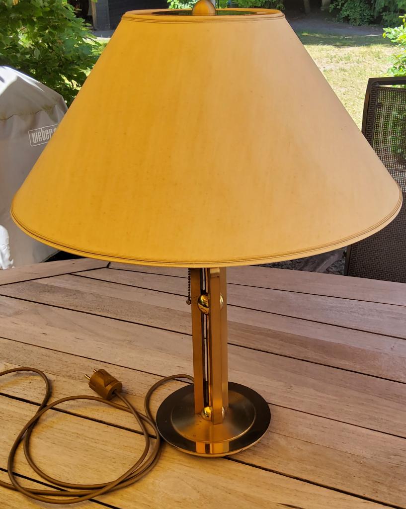 Tafellamp  met mogelijkheid voor 3 lampen, Ophalen