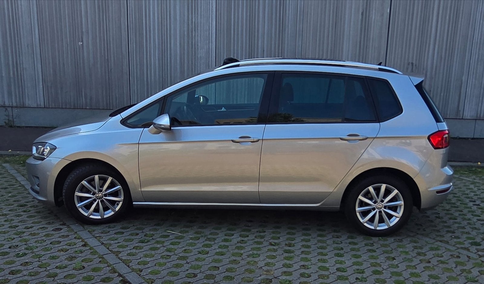 Volkswagen  Sportsvan 1.4 TSI 92KW 2015 Grijs Panorama Dak, Auto's, Voorwielaandrijving, Euro 5, Golf Sportsvan, 1395 cc