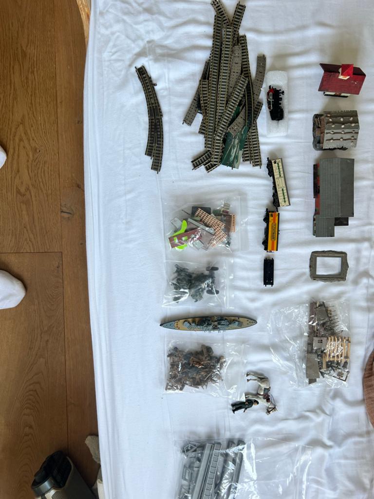Modelbouwspullen: Fleischmann trein (1/160), rails & Revell, Hobby en Vrije tijd, Modeltreinen | N-Spoor, Gebruikt, Gelijkstroom