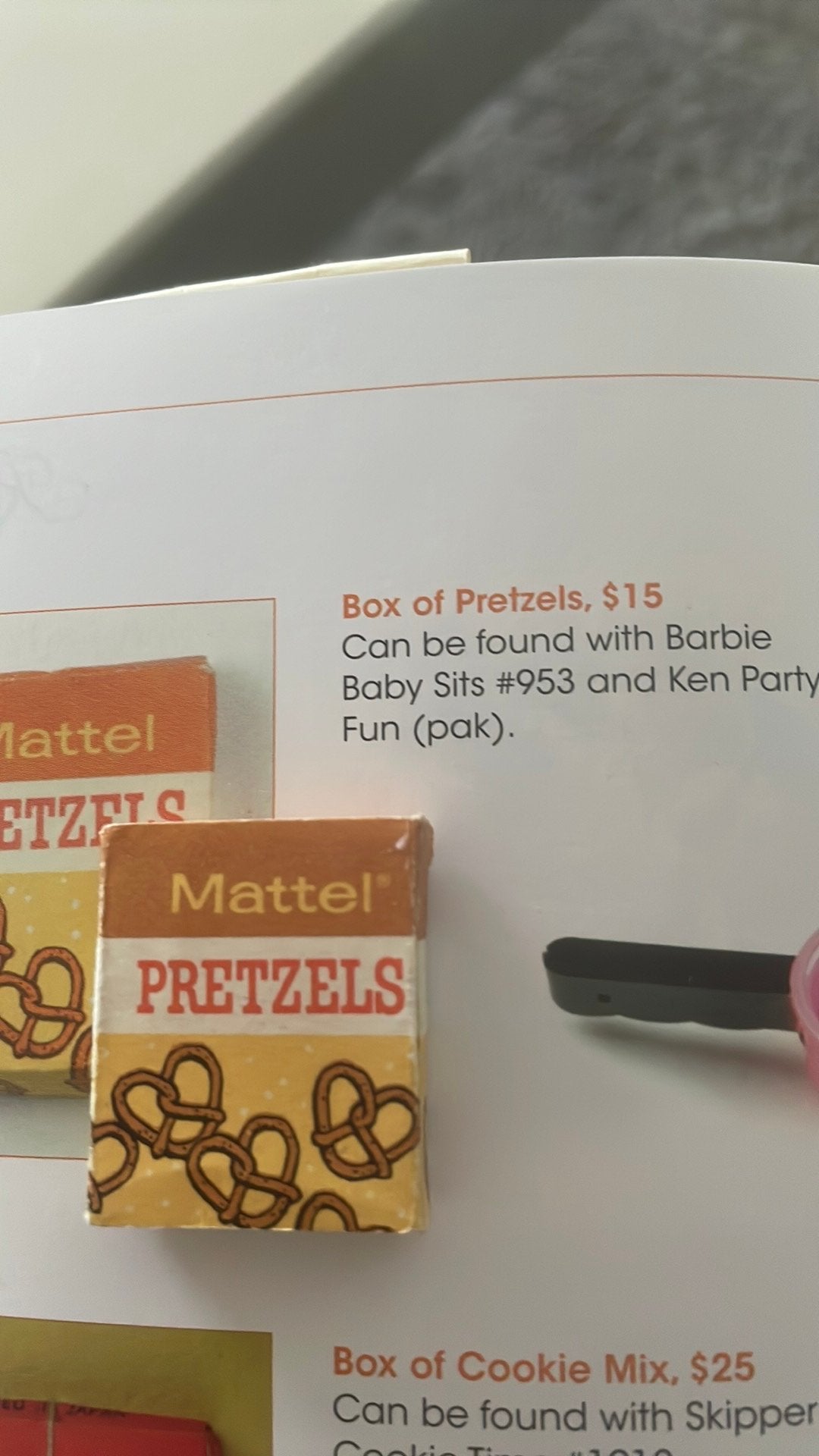 Barbie vintage Box Pretzels #953 Baby Sits, Verzamelen, Poppen, Ophalen of Verzenden, Gebruikt, Accessoires