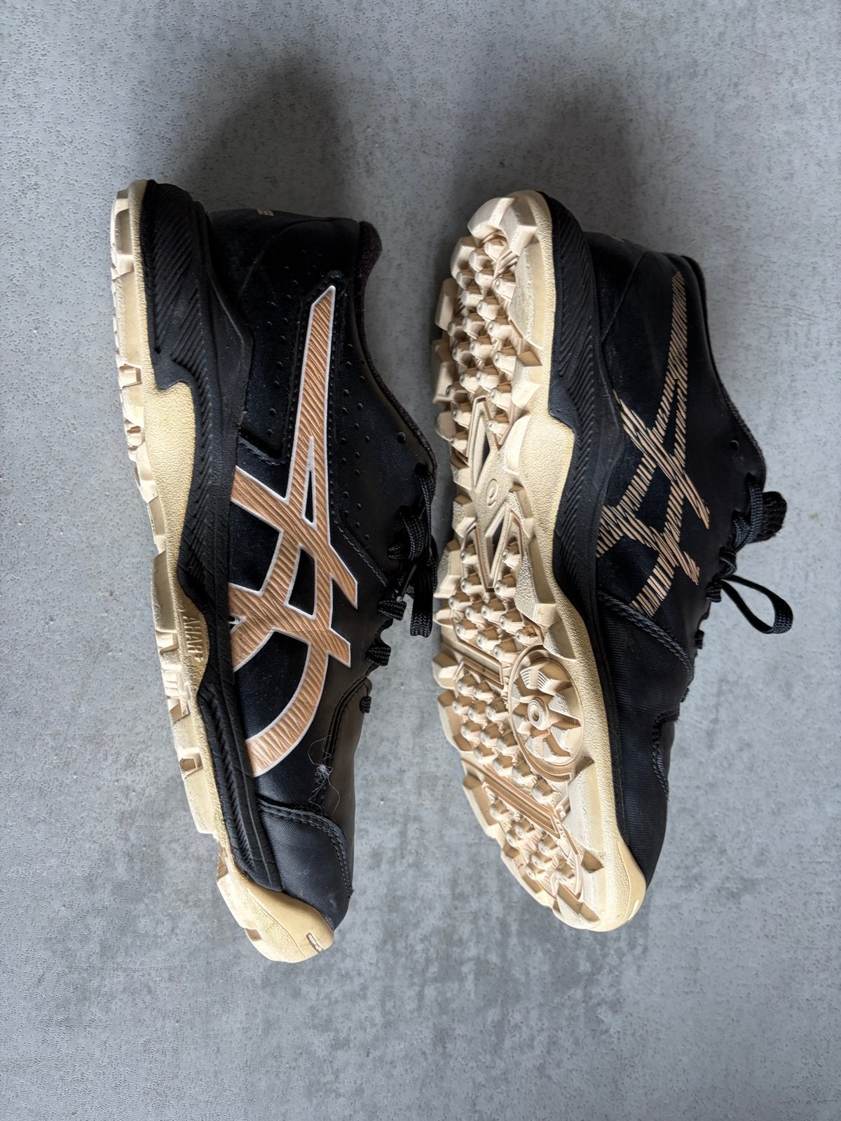 ASICS Sportschoenen Zwart/Goud - Maat 37, Ophalen of Verzenden, Gebruikt, Schoenen
