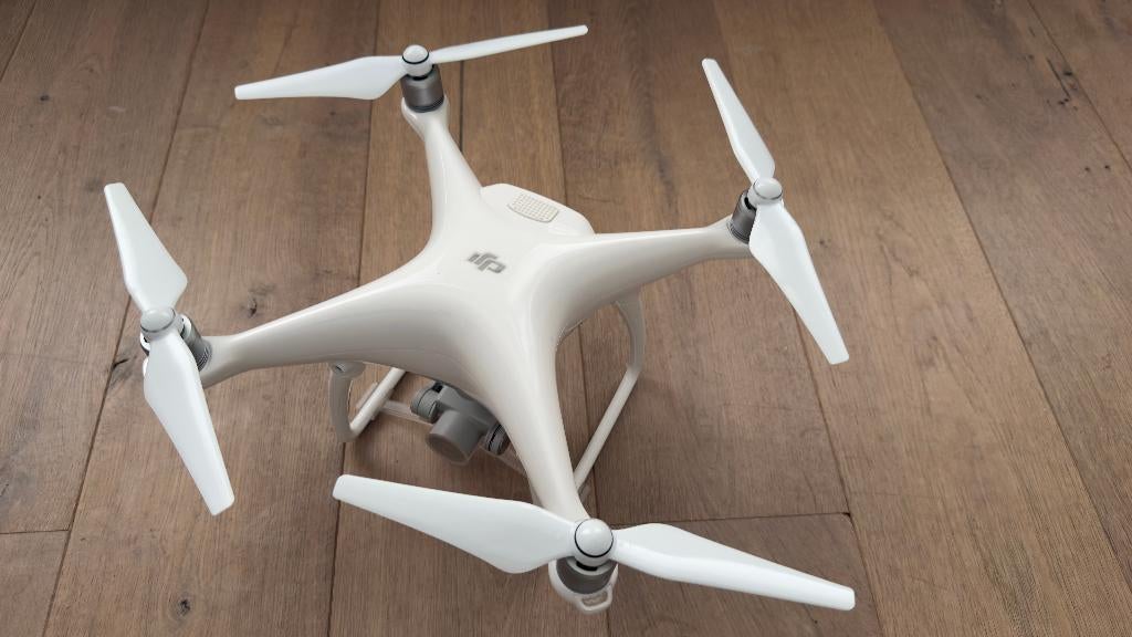 DJI Phantom 4 pro in mint condition en uitermate compleet, Ophalen, 30 tot 45 minuten, Cameradrone, Zo goed als nieuw
