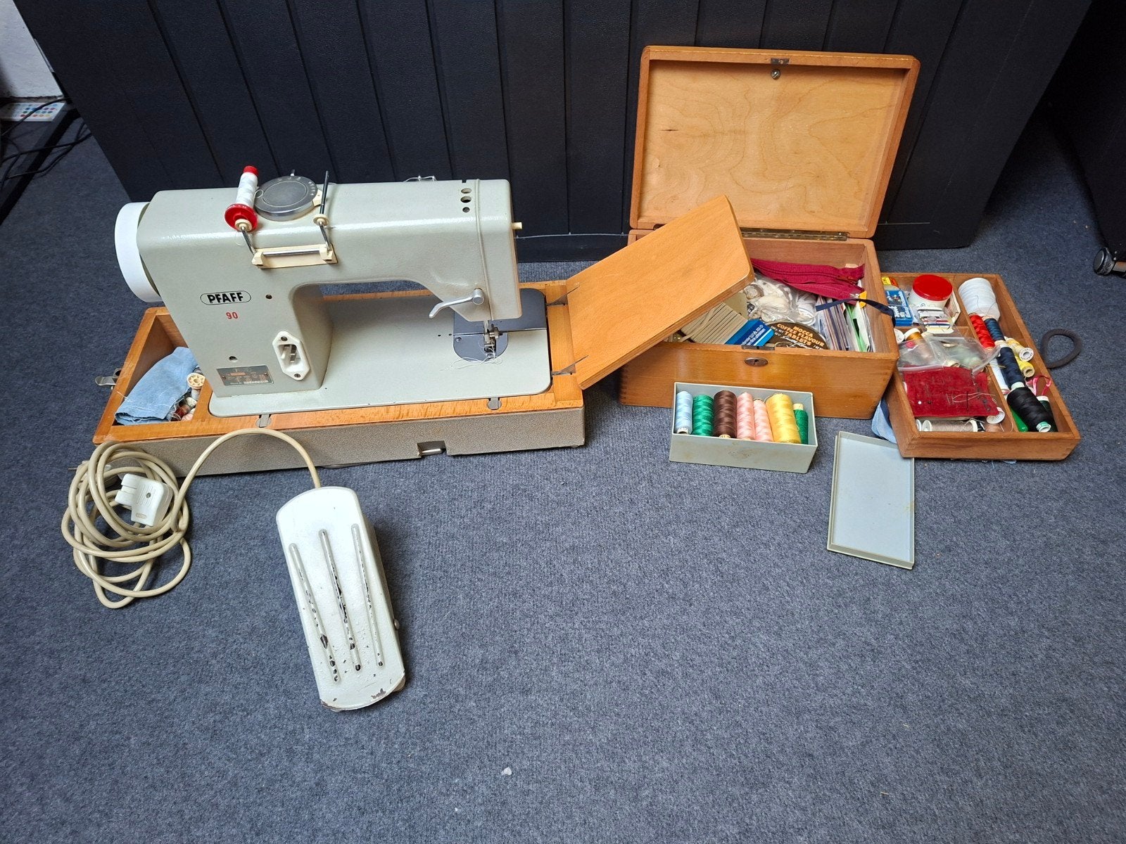 Vintage Pfaff 90 Naaimachine met Accessoires, Ophalen, Gebruikt, Naaimachine, Pfaff