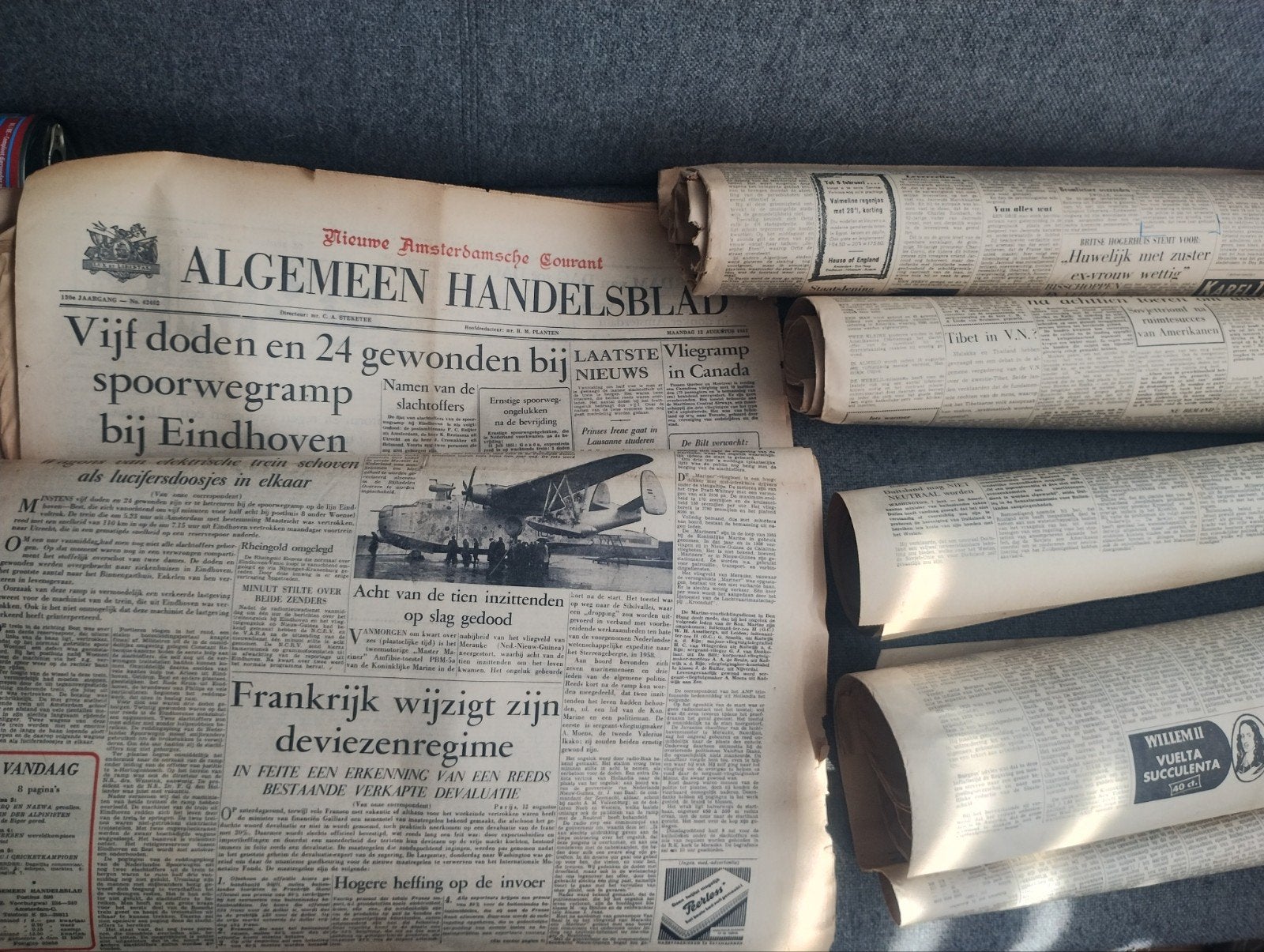stapel oude kranten jaren 50 en 60, Boeken, Tijdschriften en Kranten, Verzenden, Gelezen
