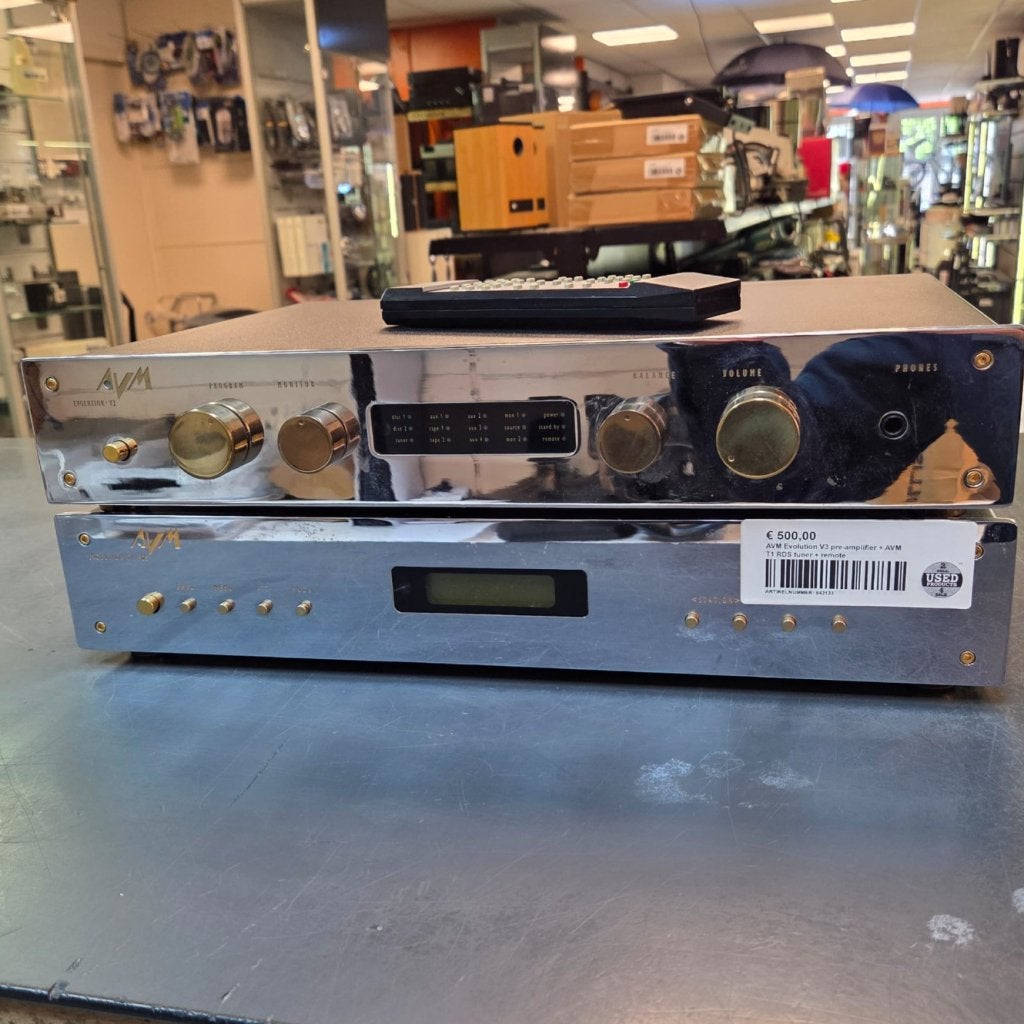 AVM Evolution V3 pre-amplifier + AVM T1 RDS tuner + remote, Flex Ltd., Zo goed als nieuw, https://flex.com/contact-us, Nobelstraat 10, 5807 GA Oostrum LB, Limburg, Nederland