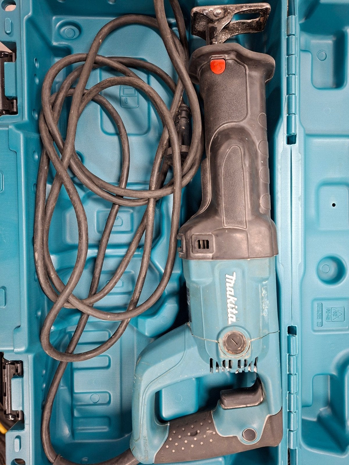 Reciprozaag Makita, Gebruikt, 70 mm of meer, 600 tot 1200 watt, Ophalen of Verzenden