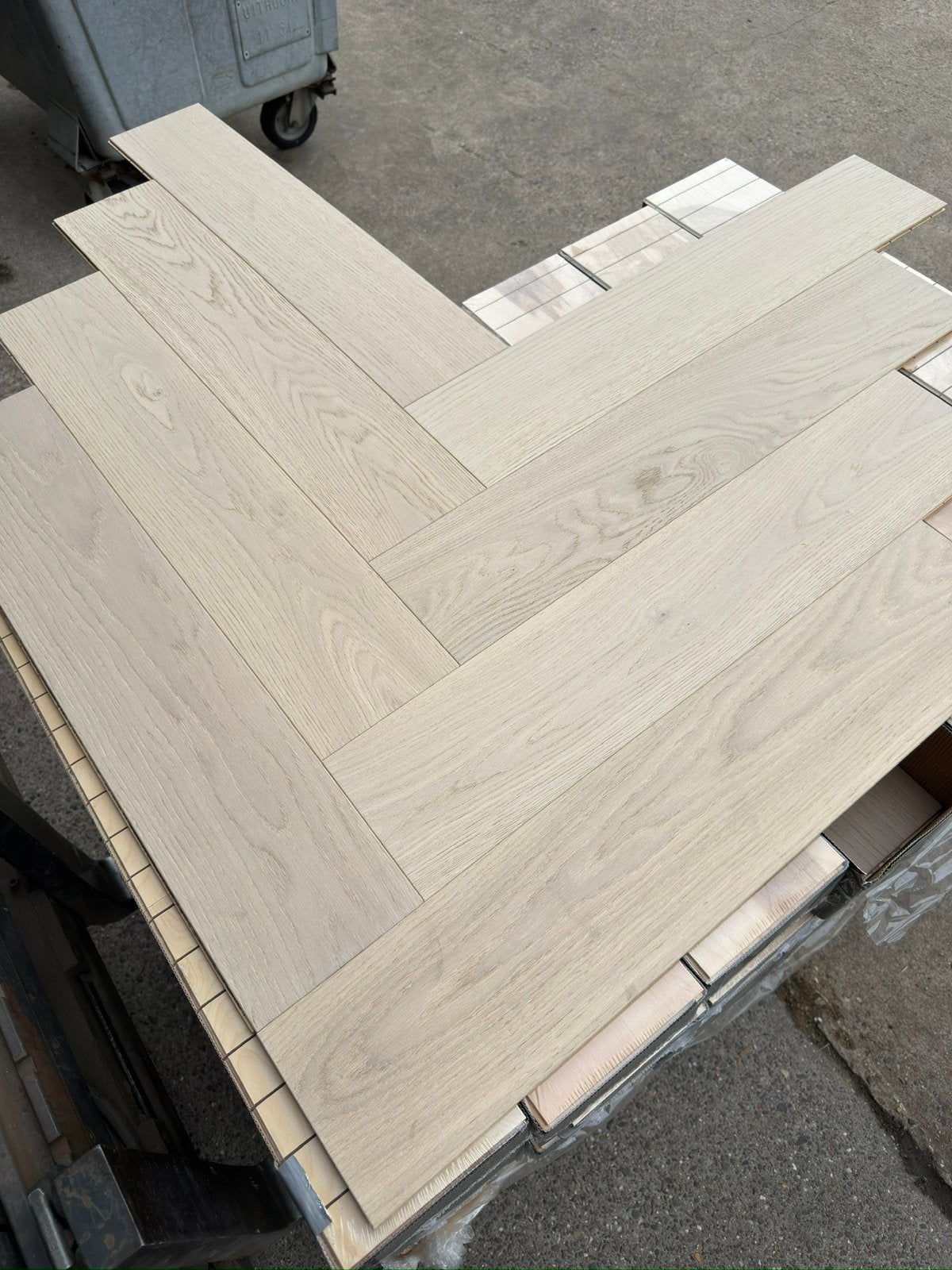 Eiken visgraat vloer 24 m2 of 39,3 m2 of 63,3 m2 NIEUW, Ophalen, Solidfloor, 50 tot 150 cm, Nieuw