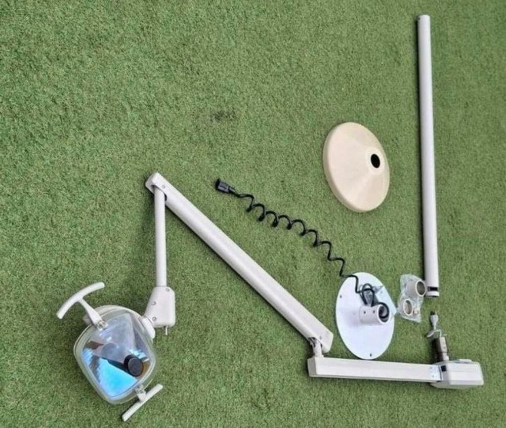 Tattoo piercing tandarts operatie lamp, Ophalen, Gebruikt
